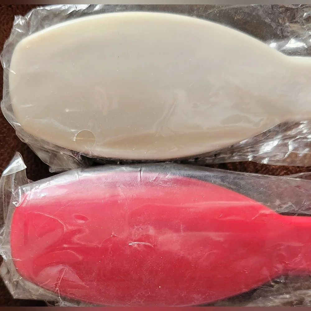 Set of Two Hair Brushes in Assorted Colors